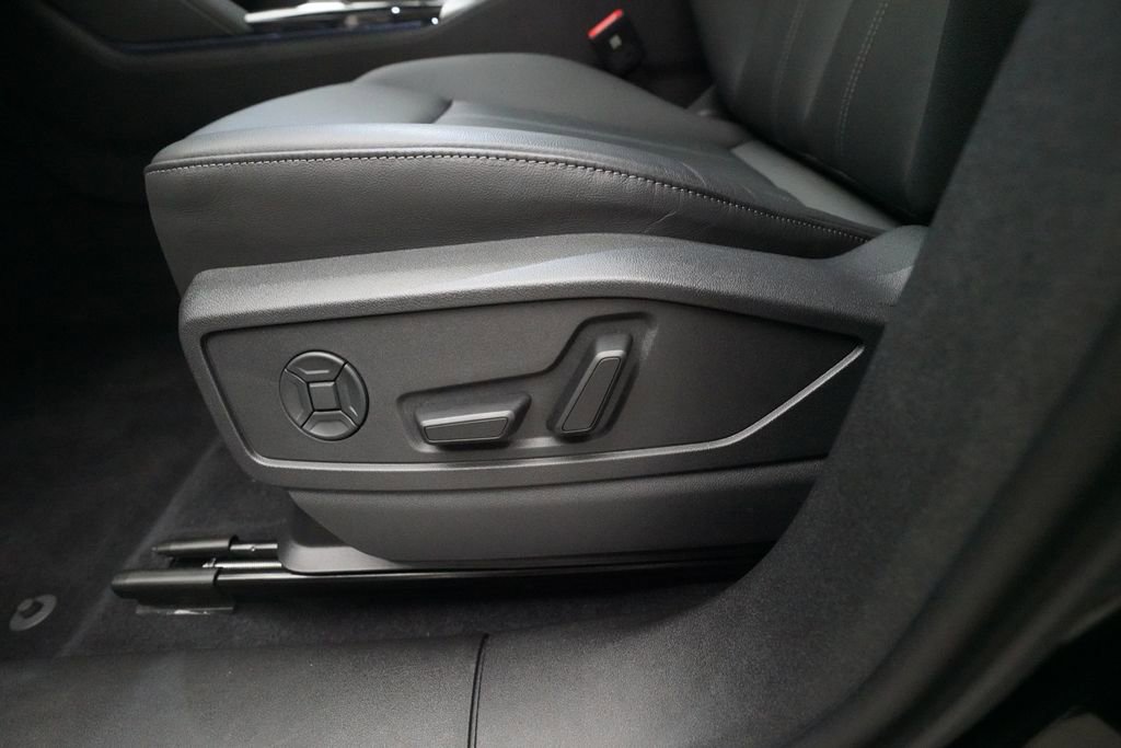 Used 2025 Audi Q5 Premium w/ Convenience Package AWD/4WD image 30