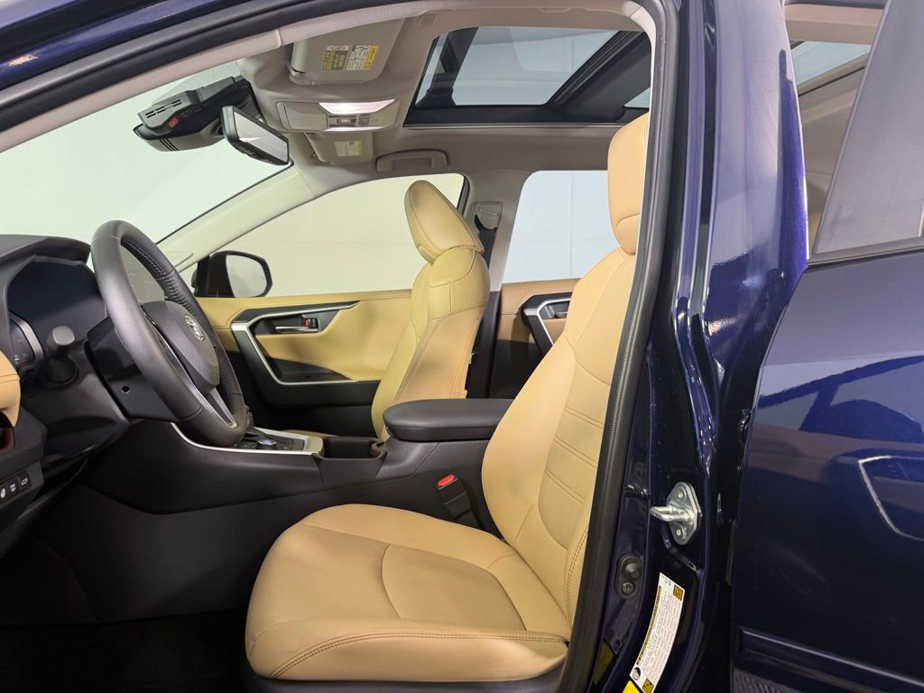 Used 2025 Toyota RAV4 Limited w/ Advanced Technology Package image 20