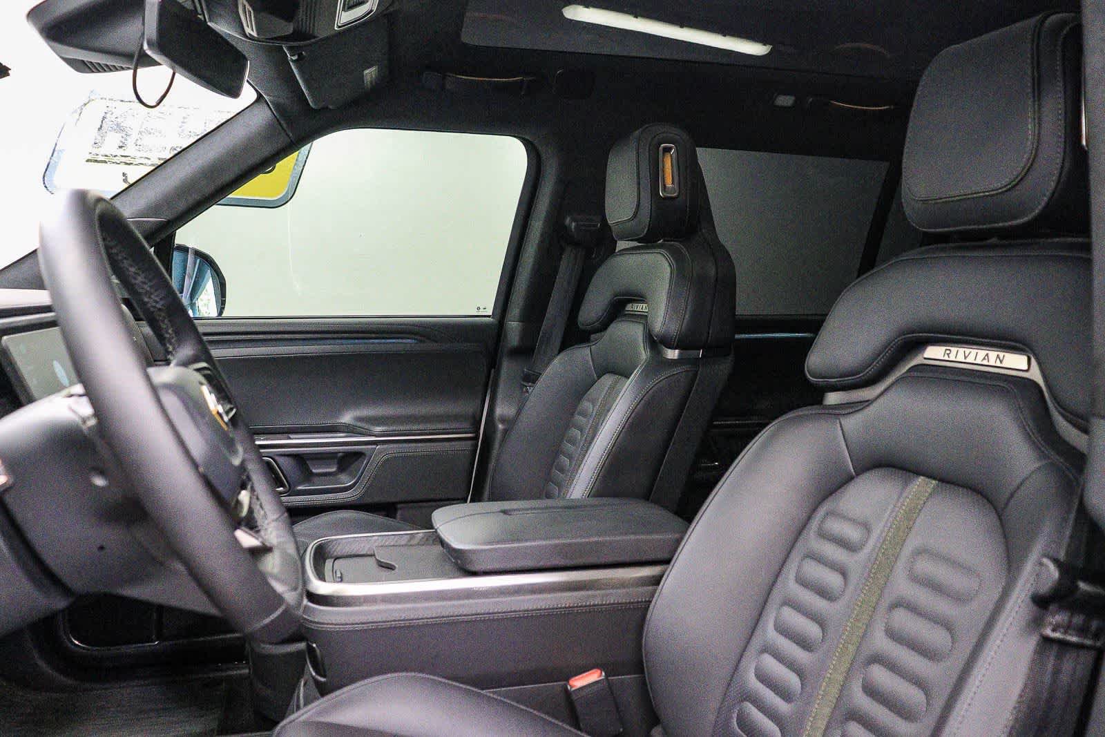 Used 2023 Rivian R1S Adventure AWD/4WD image 19