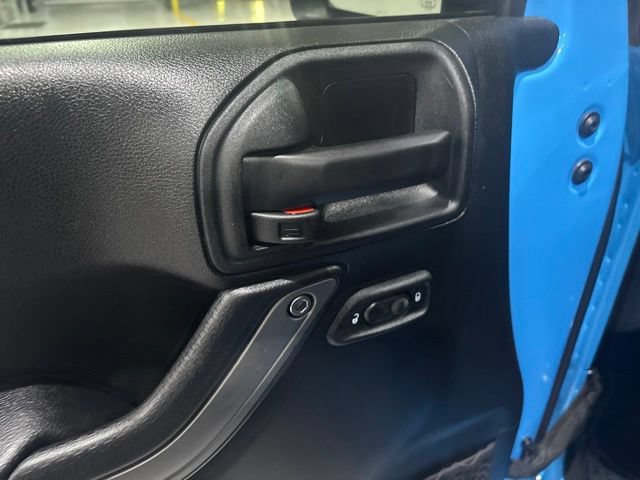 Used 2018 Jeep Wrangler Sport AWD/4WD image 13