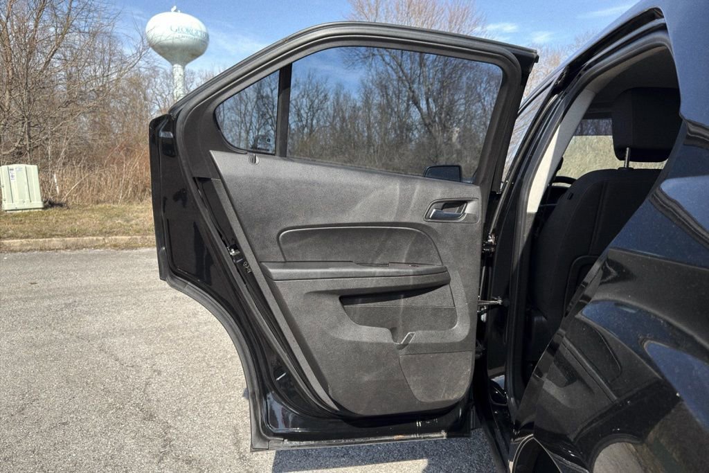 Used 2017 Chevrolet Equinox LS image 18