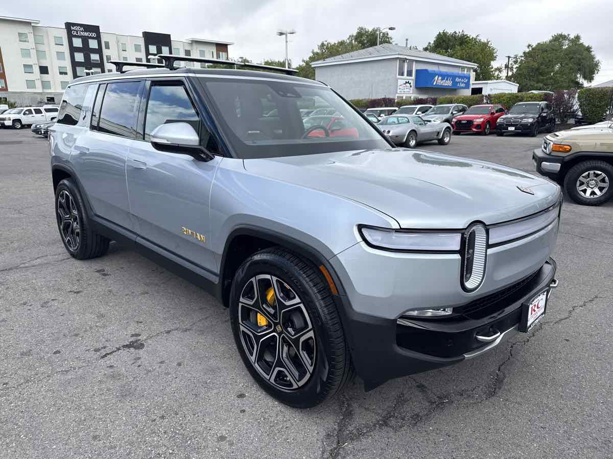 Used 2022 Rivian R1S Launch Edition Quad AWD/4WD image 4
