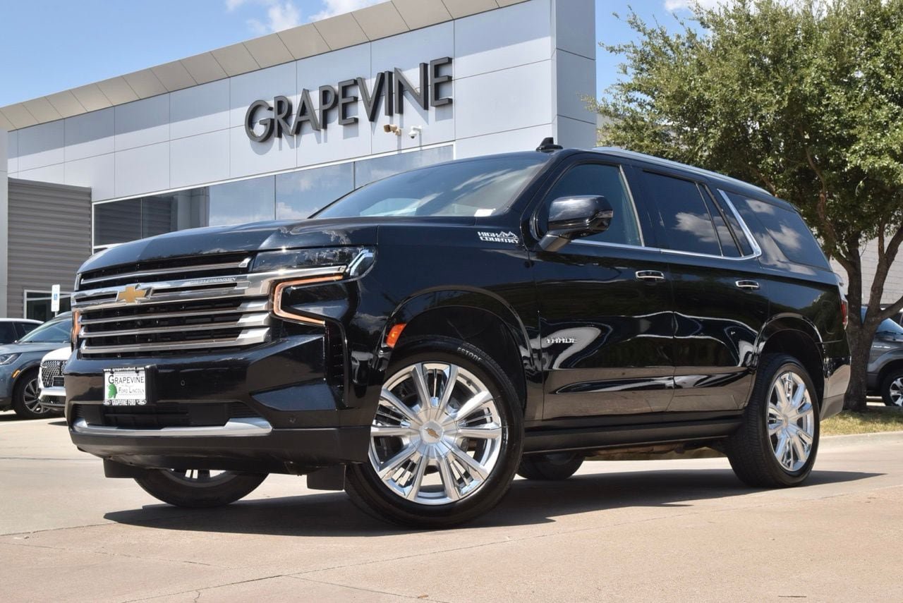 Used 2021 Chevrolet Tahoe High Country w/ Premium Package AWD/4WD image 2