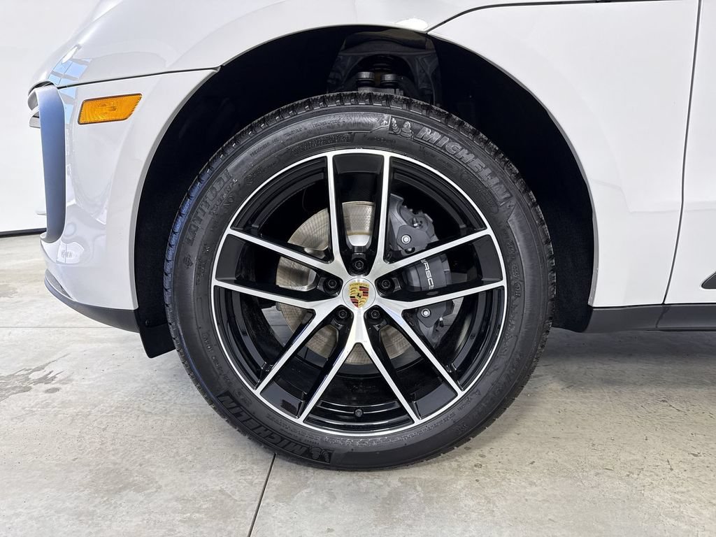 New 2026 Porsche Macan AWD/4WD image 14
