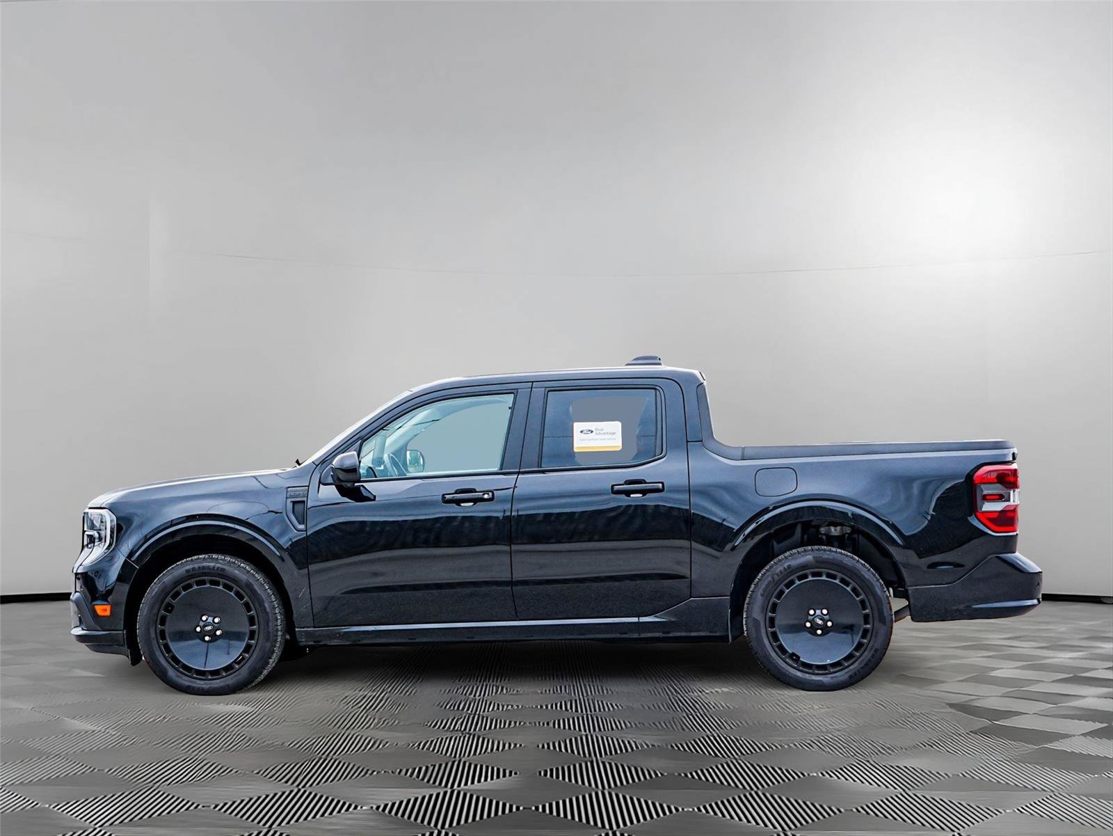 Used 2025 Ford Maverick Lobo AWD/4WD image 8