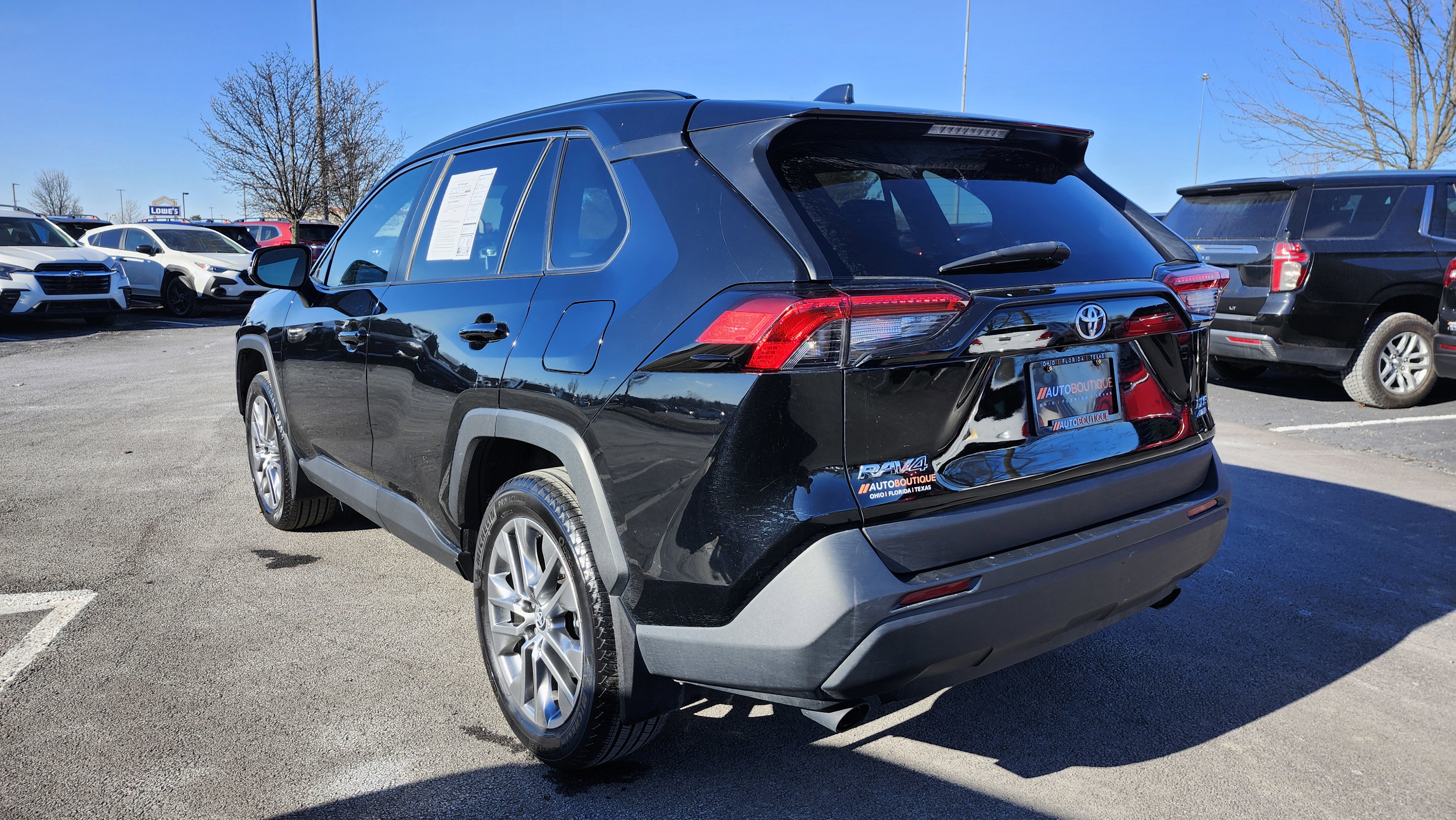Used 2023 Toyota RAV4 XLE Premium image 16