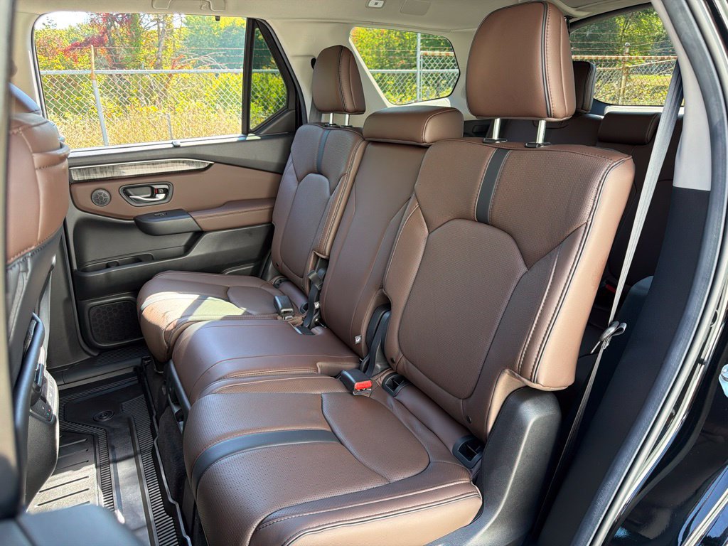Used 2025 Honda Pilot Elite image 22