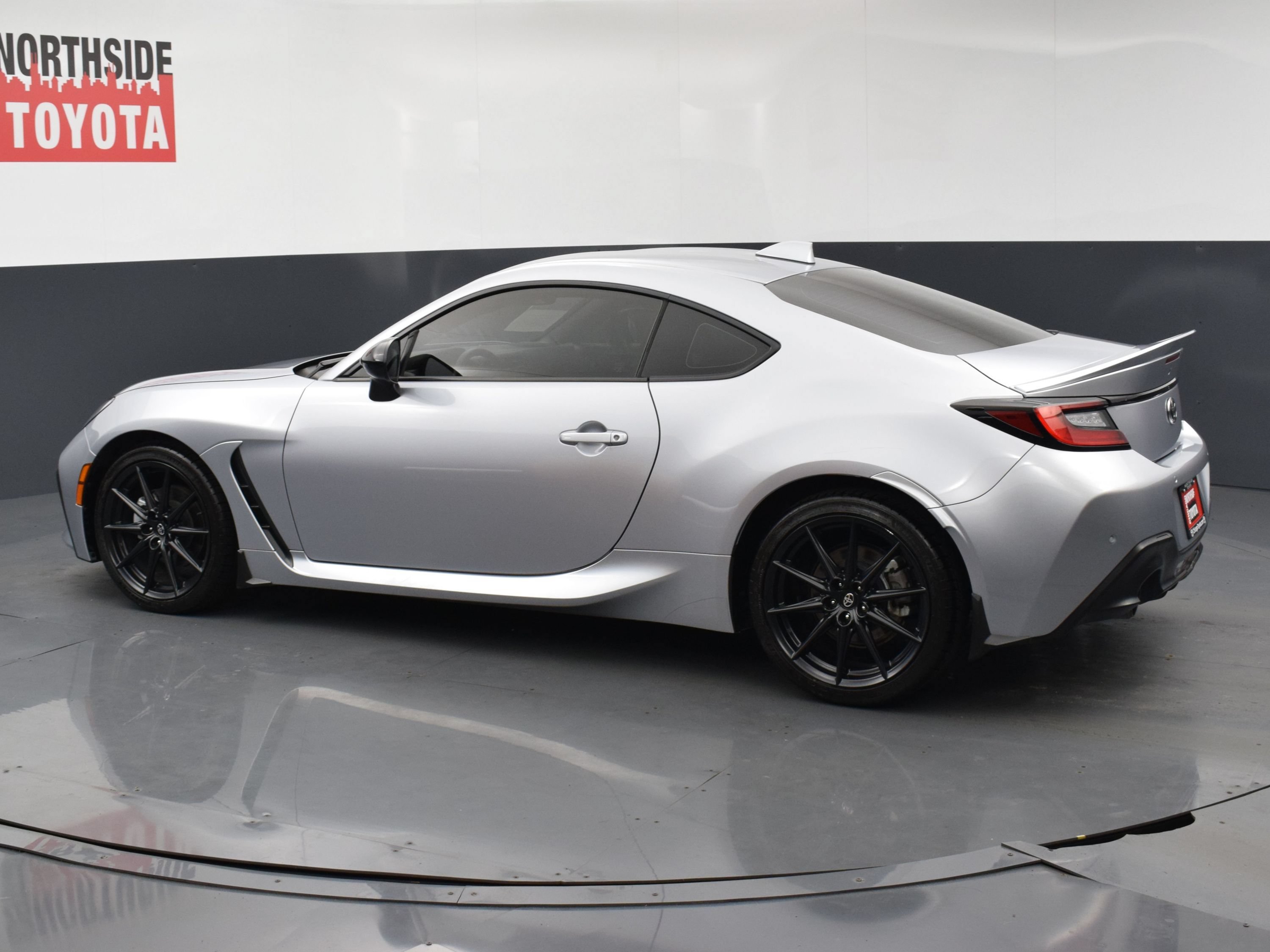Used 2024 Toyota GR86 Premium RWD image 2