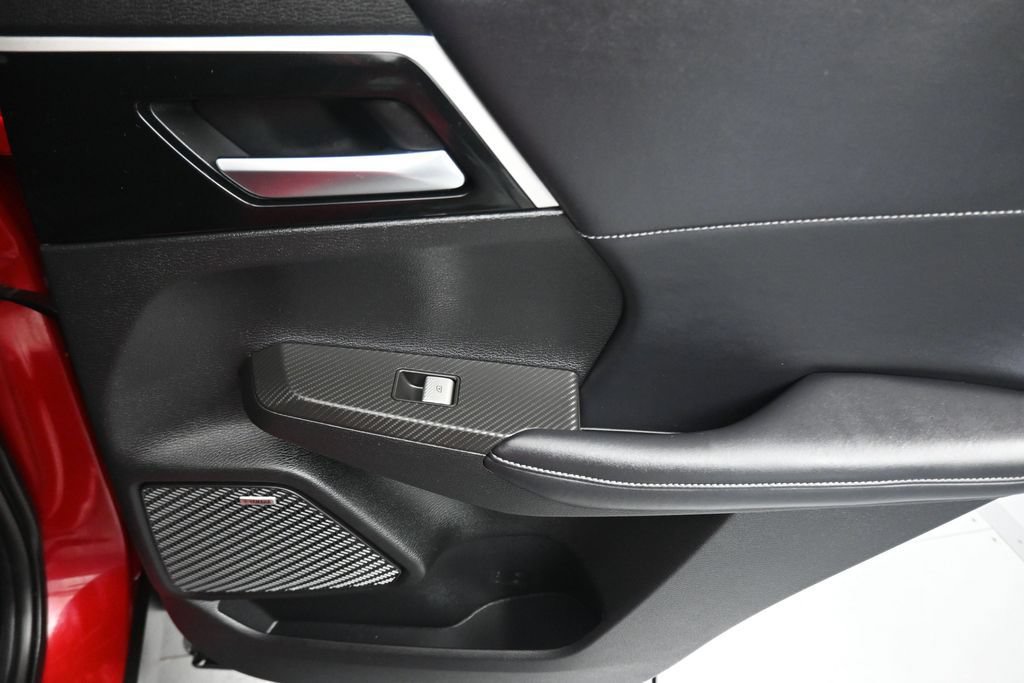Used 2025 Mitsubishi Outlander AWD image 44