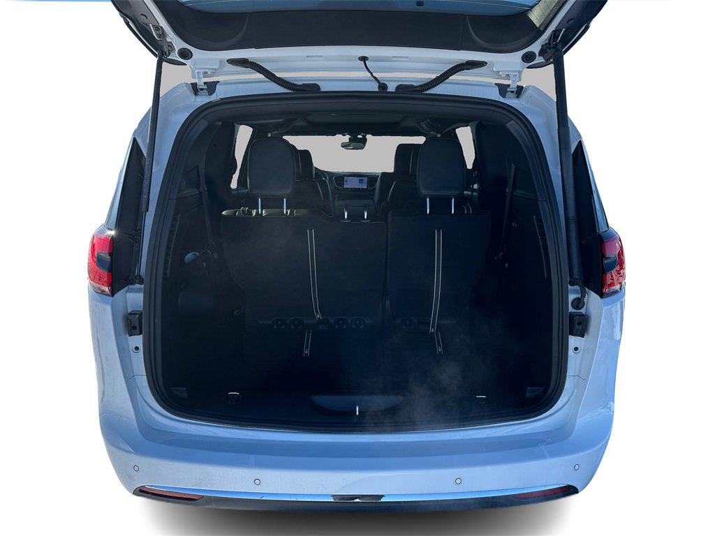 New 2025 Chrysler Pacifica Select image 13