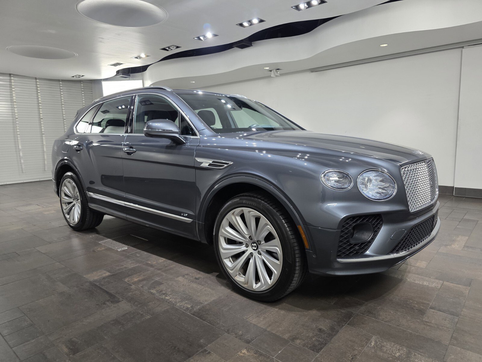 Used 2021 Bentley Bentayga image 28