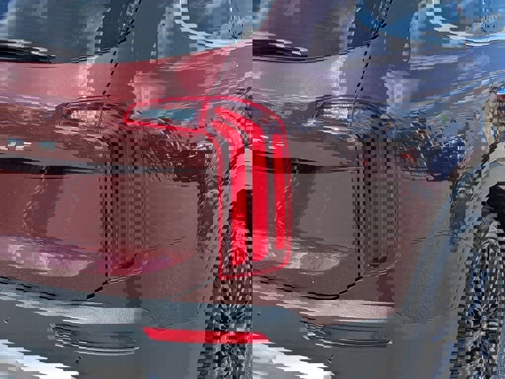 Certified 2022 Kia Telluride SX w/ Towing Package image 7