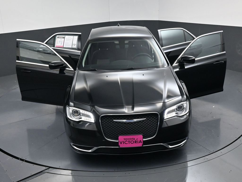 Used 2023 Chrysler 300 Touring image 24