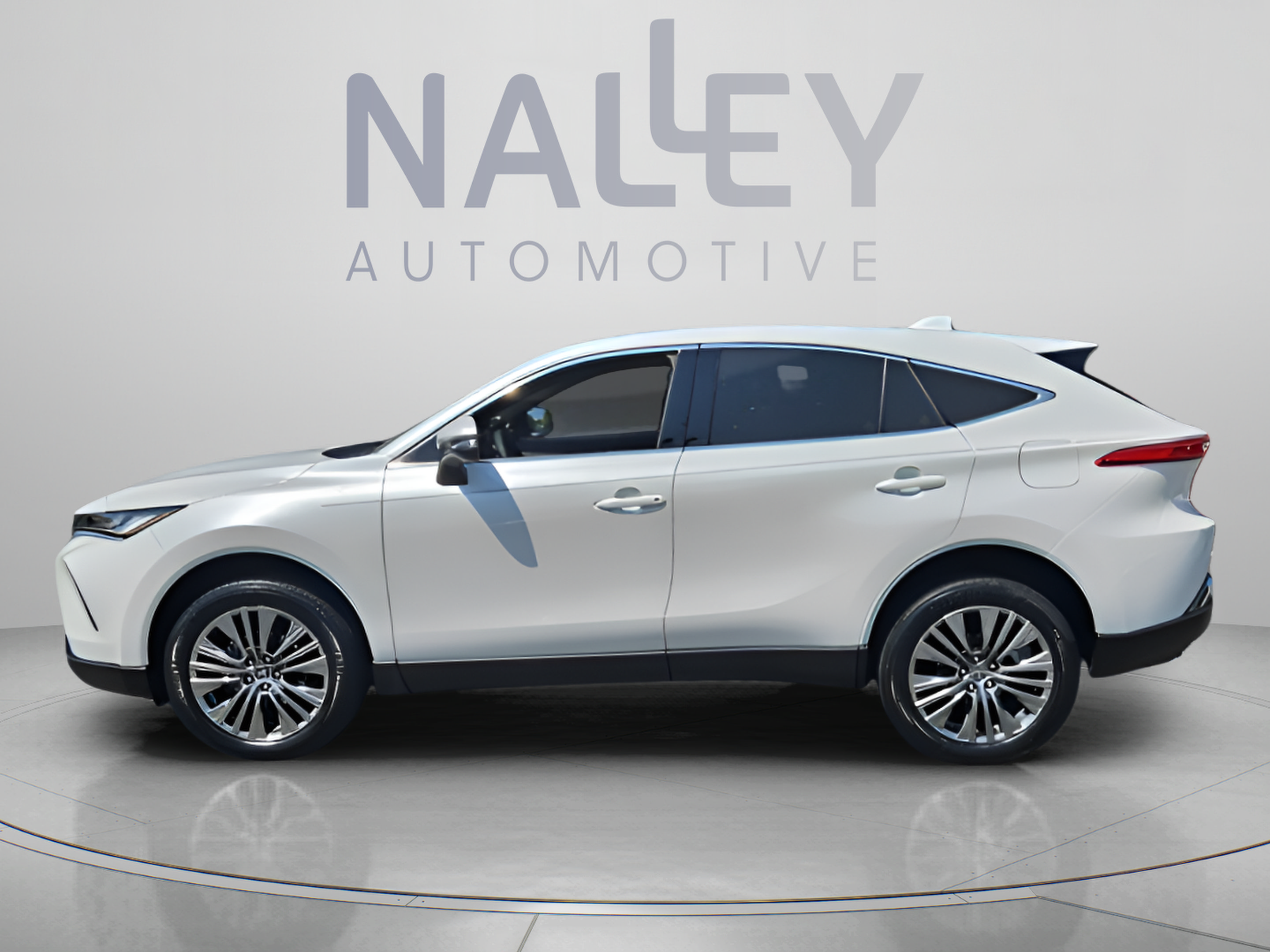 Used 2024 Toyota Venza Limited AWD/4WD image 2