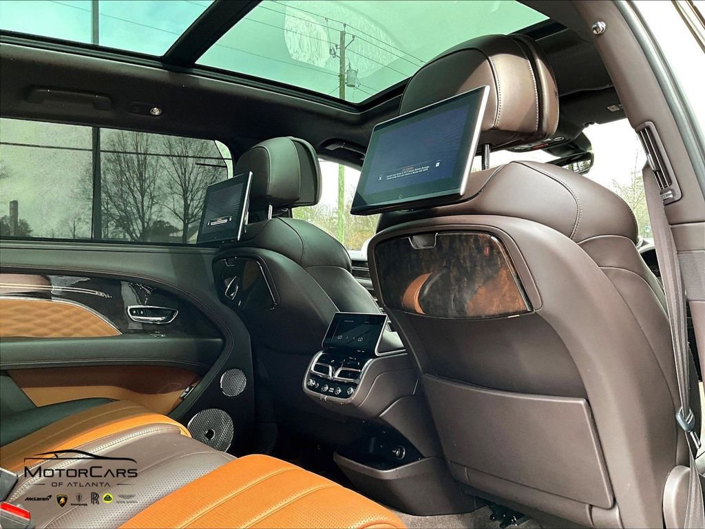 Used 2023 Bentley Bentayga Extended Wheelbase image 33