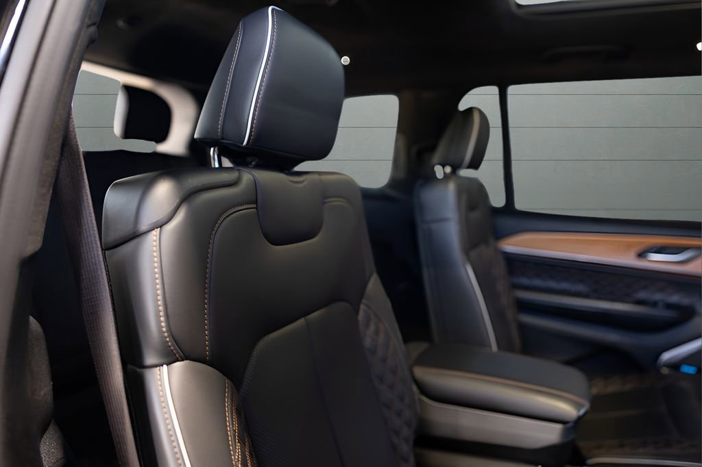 Used 2021 Jeep Grand Cherokee L Summit AWD/4WD image 90