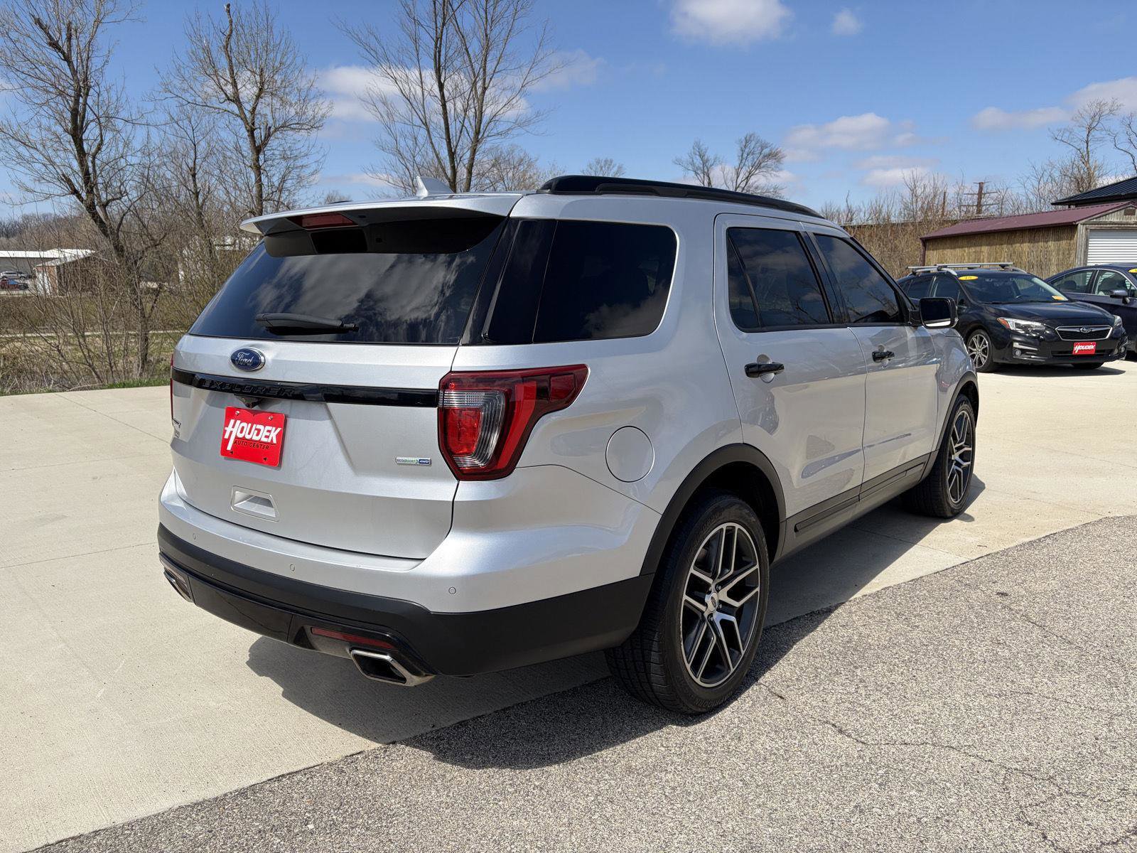 Used 2016 Ford Explorer Sport AWD/4WD image 8