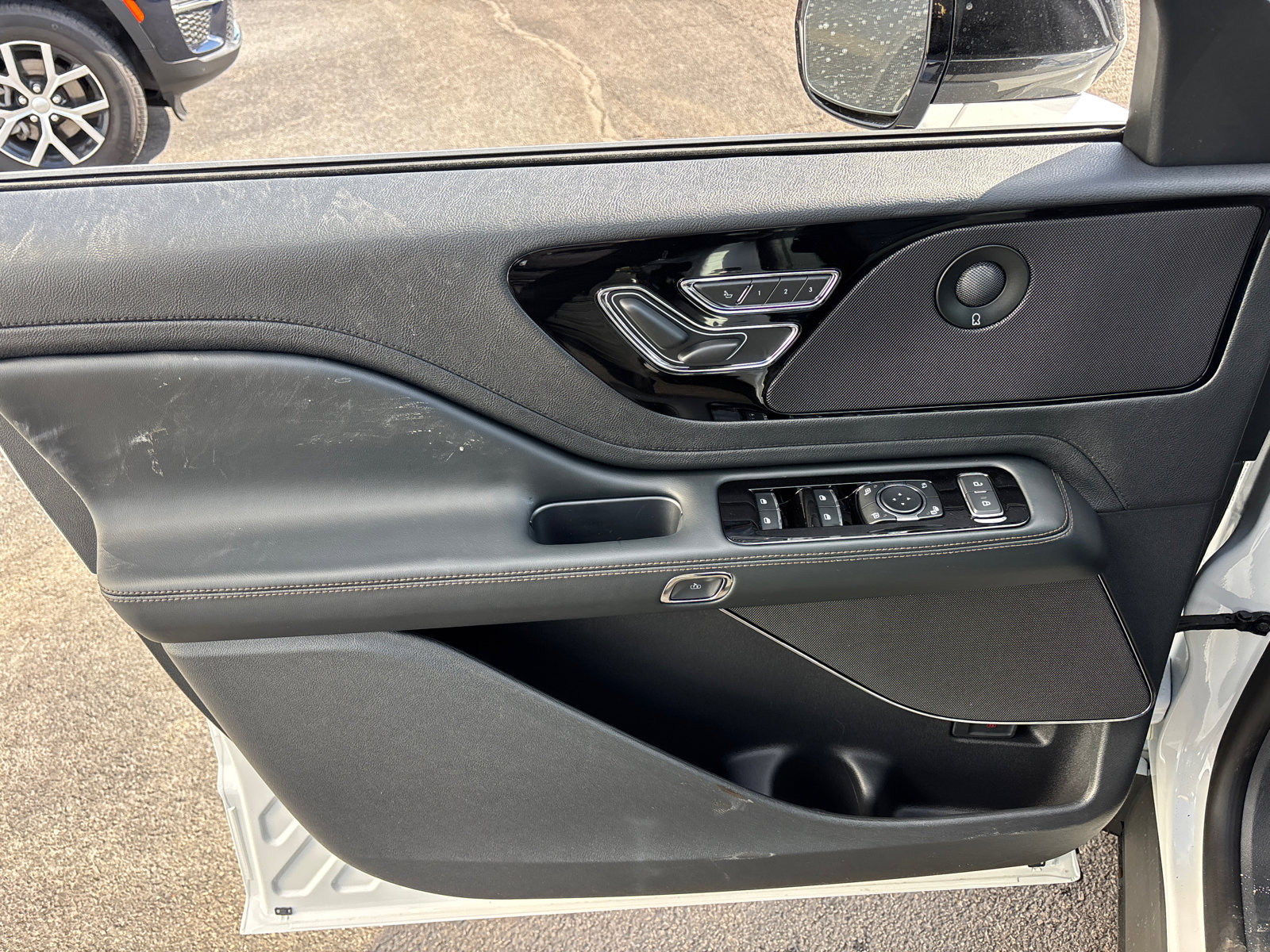 New 2026 Lincoln Aviator Reserve AWD/4WD image 11