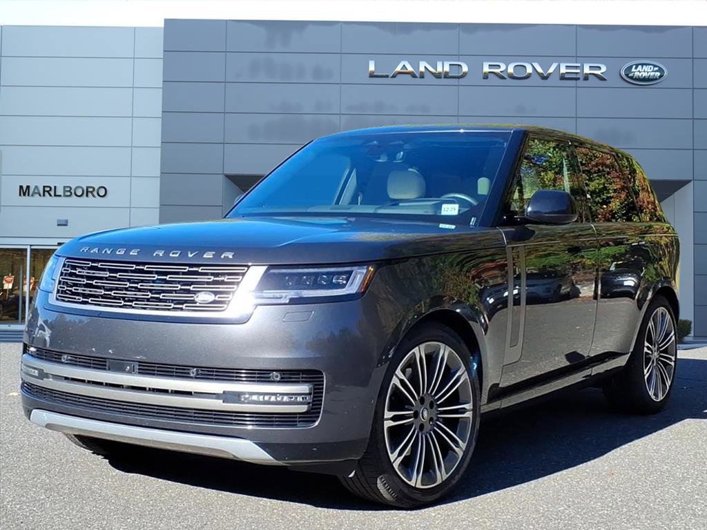 Used 2025 Land Rover Range Rover SE