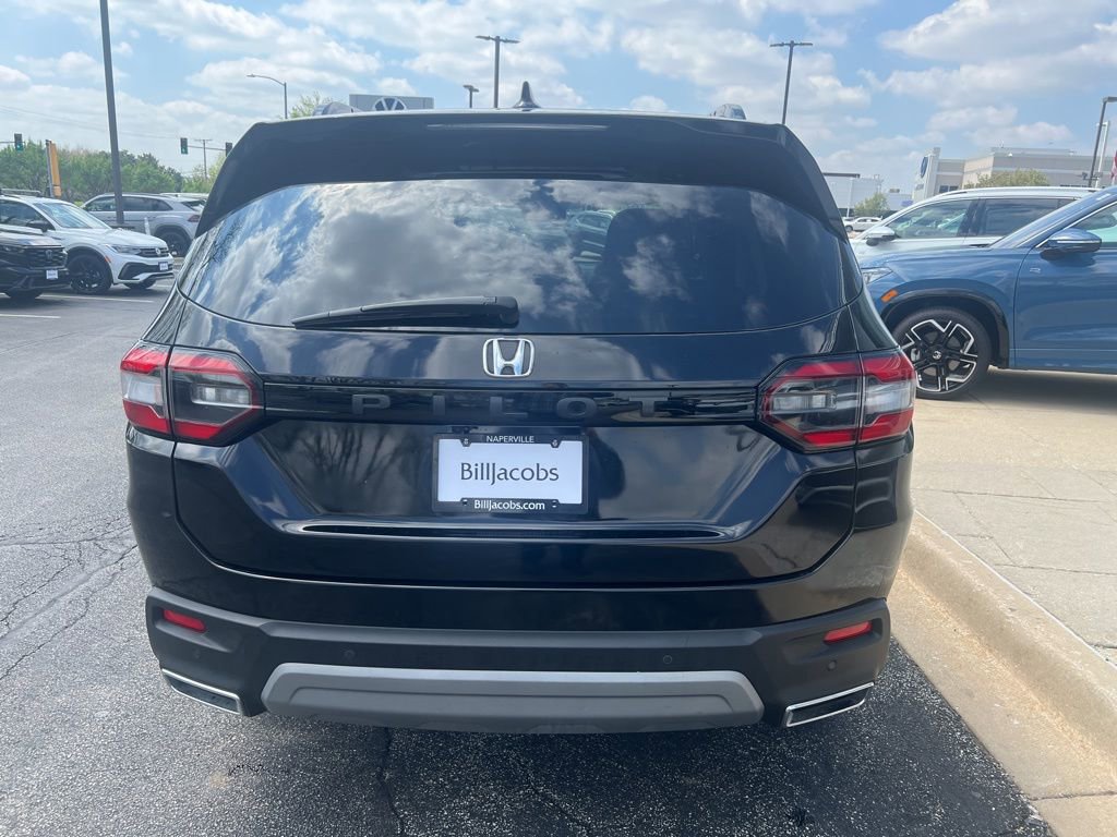 Used 2024 Honda Pilot Touring image 5