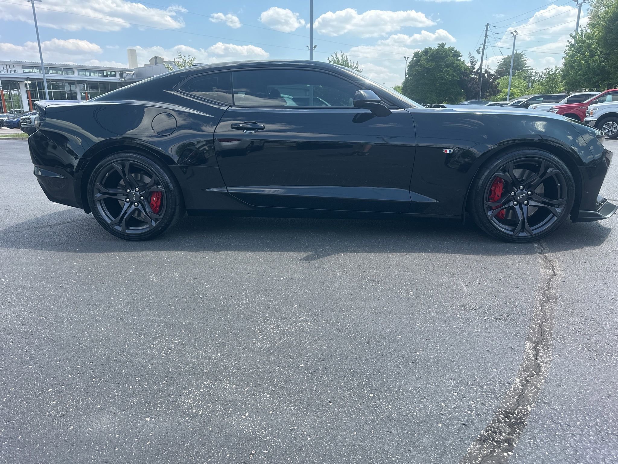 Used 2021 Chevrolet Camaro SS RWD image 3