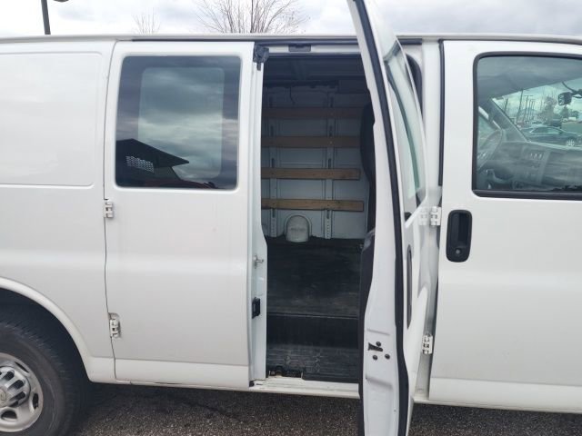 Used 2020 Chevrolet Express 2500 w/ Driver Convenience Package image 23