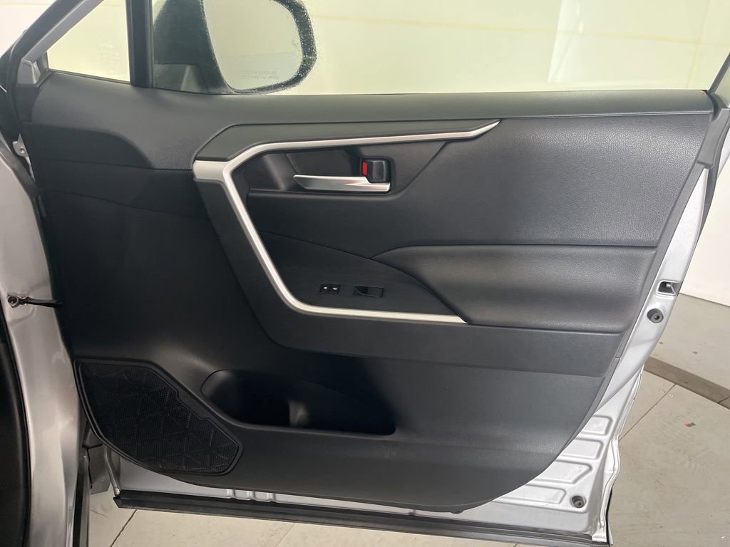 Used 2019 Toyota RAV4 XLE w/ Convenience Package AWD/4WD image 30