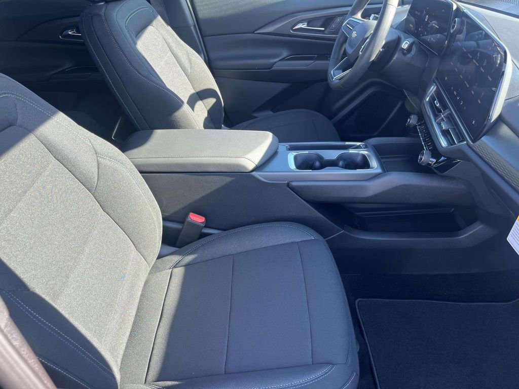 New 2026 Chevrolet Equinox EV LT image 15