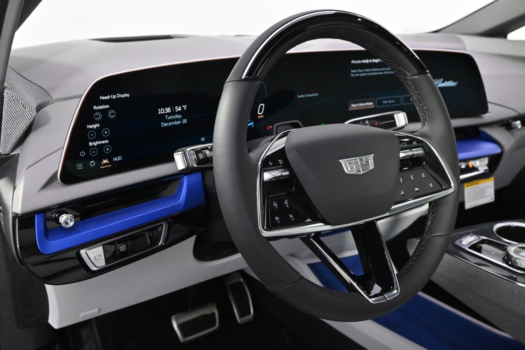 New 2026 Cadillac Optiq Luxury 2 image 11