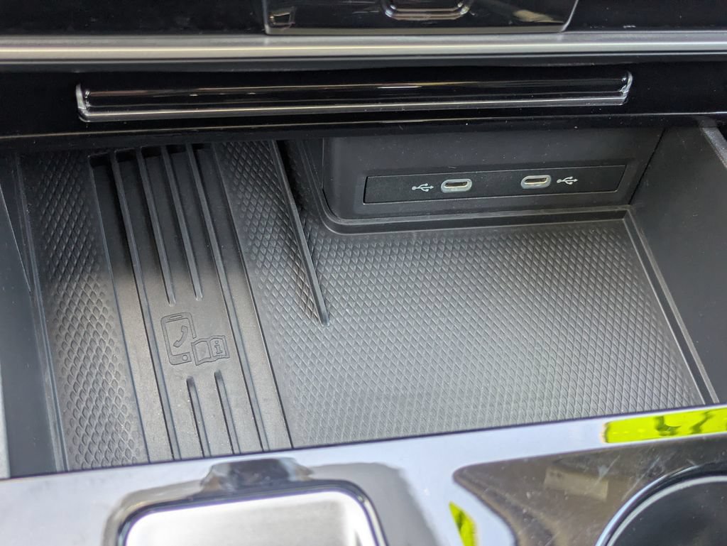 Used 2025 Volkswagen Atlas SEL AWD/4WD image 21