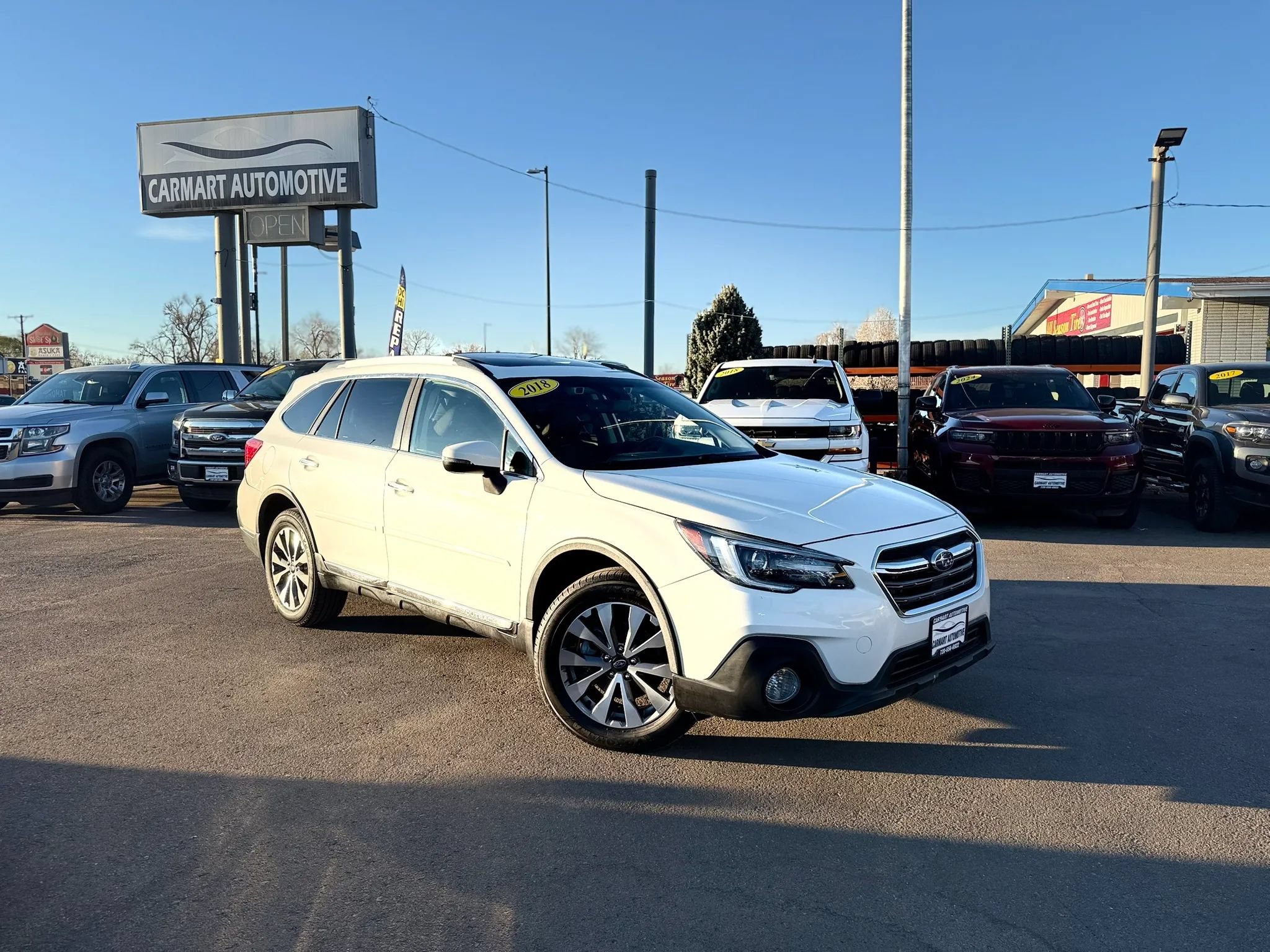 Used 2018 Subaru Outback 3.6R Touring AWD/4WD image 2