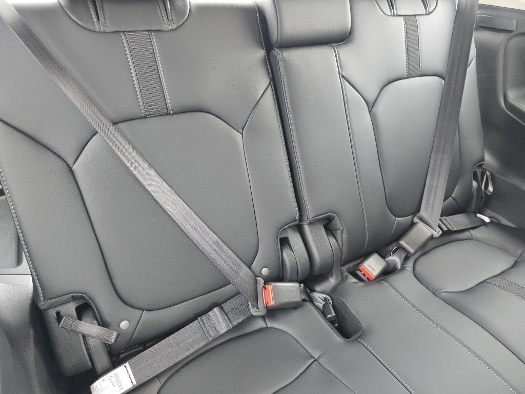 New 2025 Honda Pilot Touring image 27