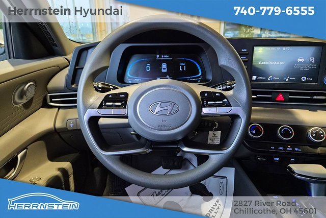 Used 2024 Hyundai Elantra SE image 8