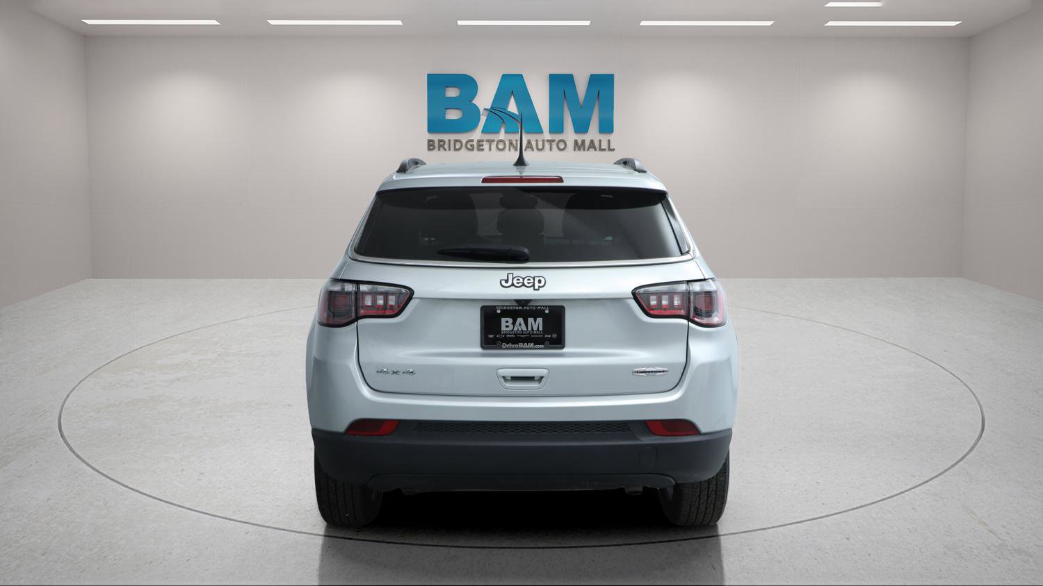 Used 2024 Jeep Compass Latitude image 6