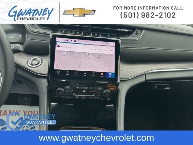 Used 2023 Jeep Grand Cherokee Overland w/ Luxury Tech Group IV AWD/4WD image 17