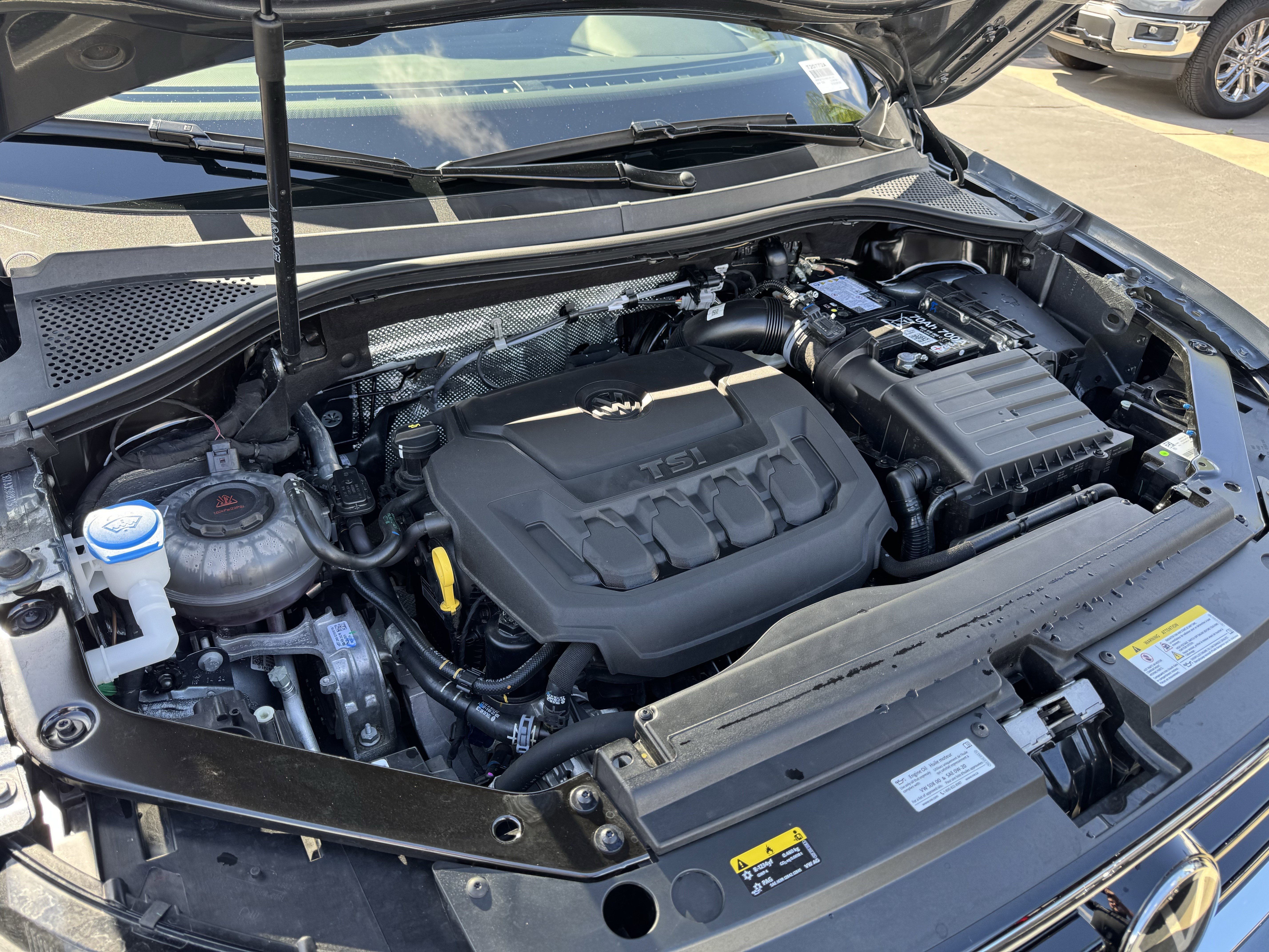 Certified 2024 Volkswagen Tiguan SE R-Line FWD image 41