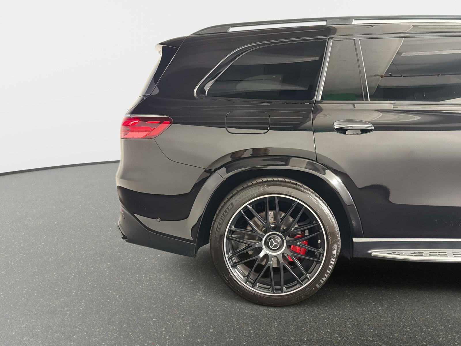 Used 2024 Mercedes-Benz GLS 63 AMG 4MATIC image 19