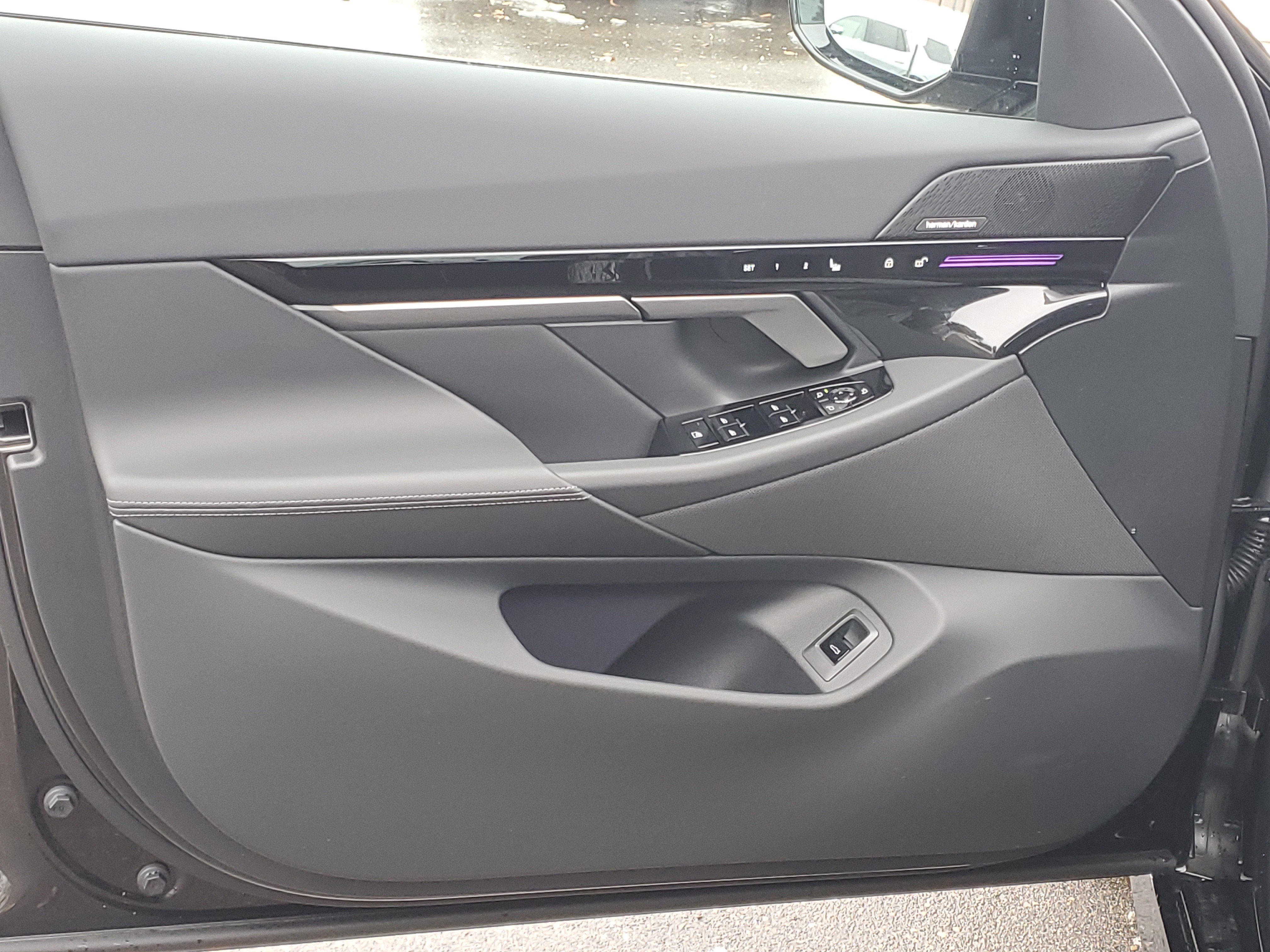 New 2026 BMW 530i xDrive w/ M Sport Package image 5