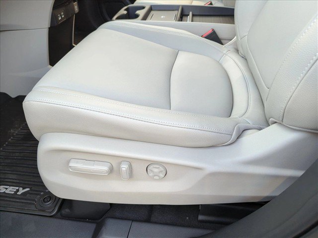 Certified 2026 Honda Odyssey EX-L image 4