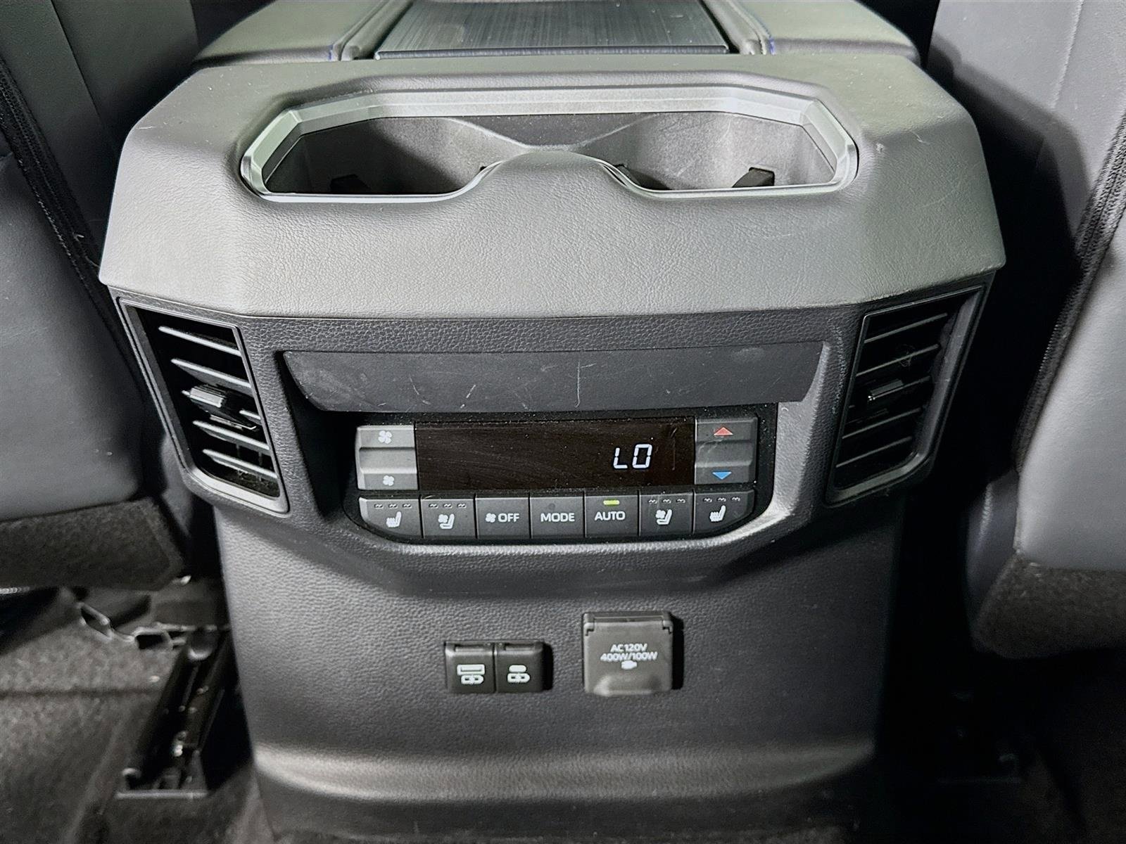 Used 2025 Toyota Sequoia Platinum AWD/4WD image 26