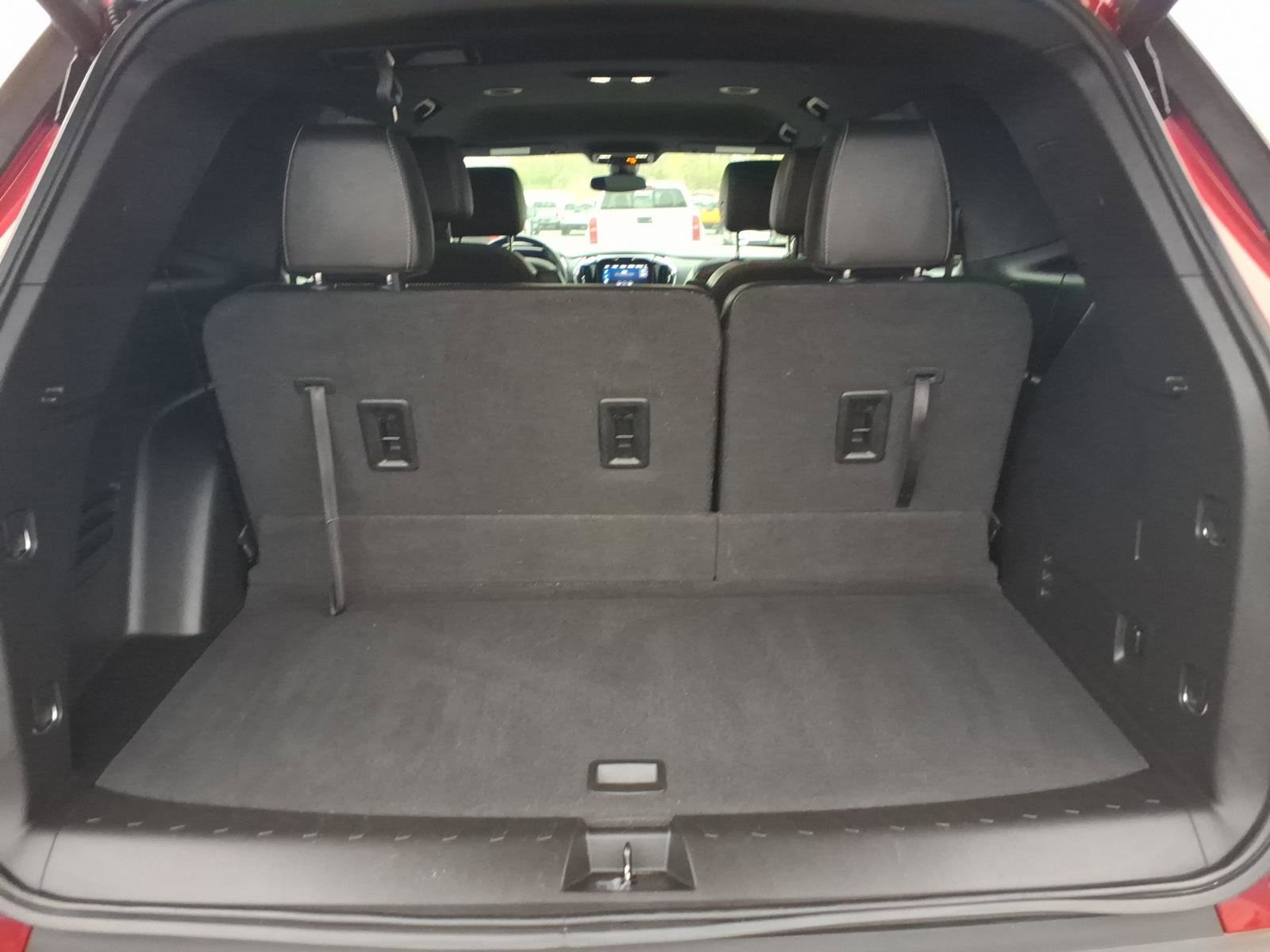 Used 2023 Chevrolet Traverse LT FWD image 7