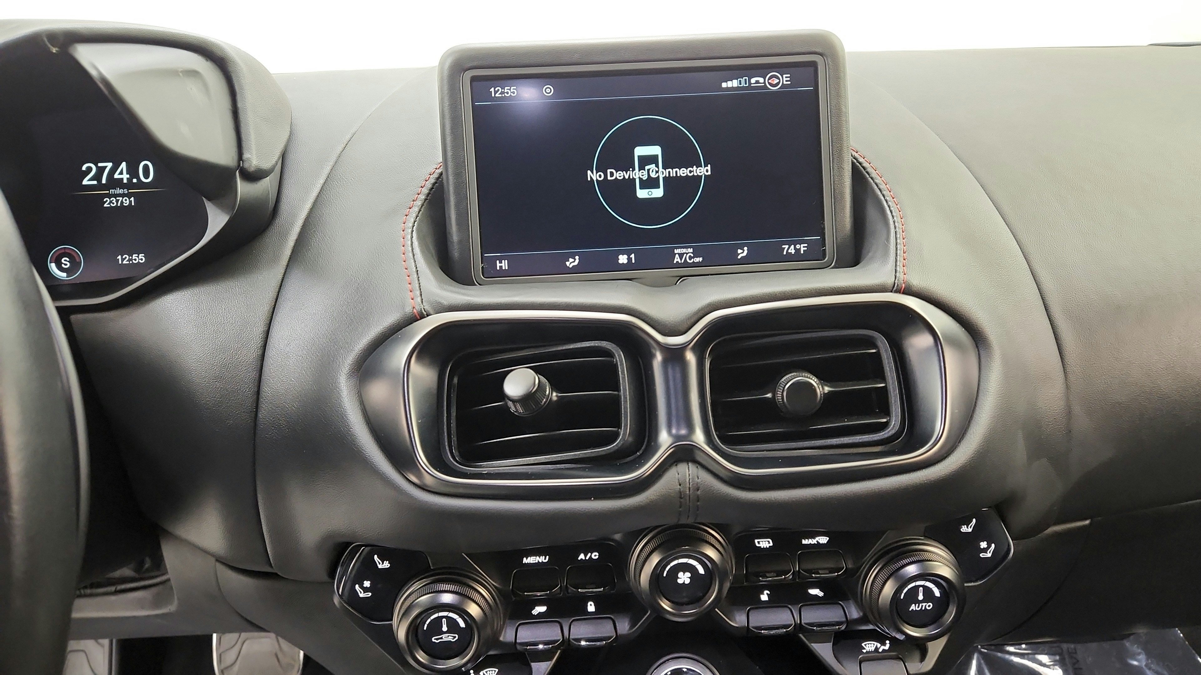 Used 2022 Aston Martin V8 Vantage Coupe RWD image 22