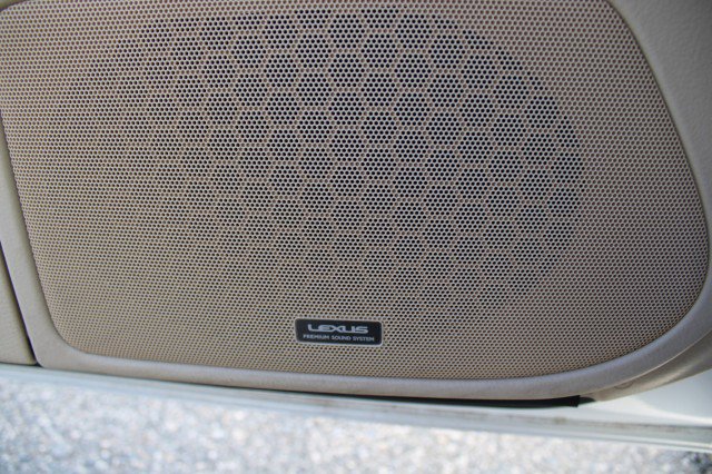 Used 2015 Lexus LS 460 w/ Comfort Package image 46