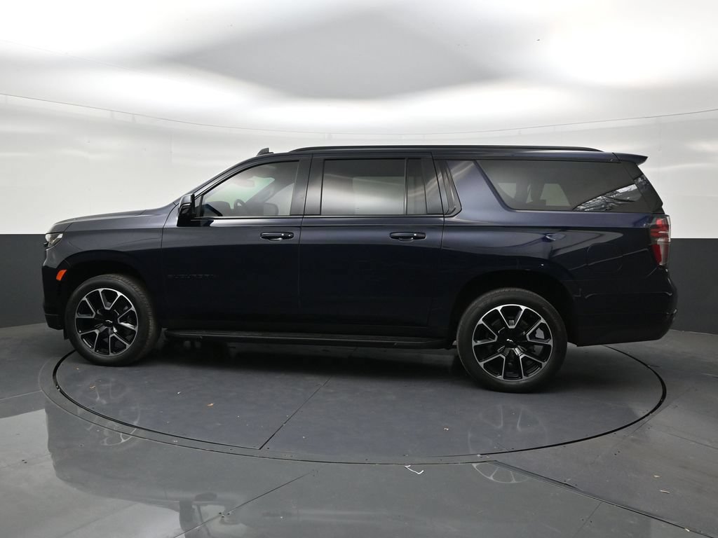 Used 2024 Chevrolet Suburban RST w/ Luxury Package RWD image 2