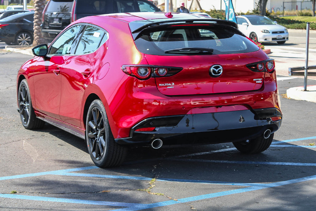 New 2026 MAZDA MAZDA3 Hatchback w/Premium Plus Pkg AWD/4WD image 6