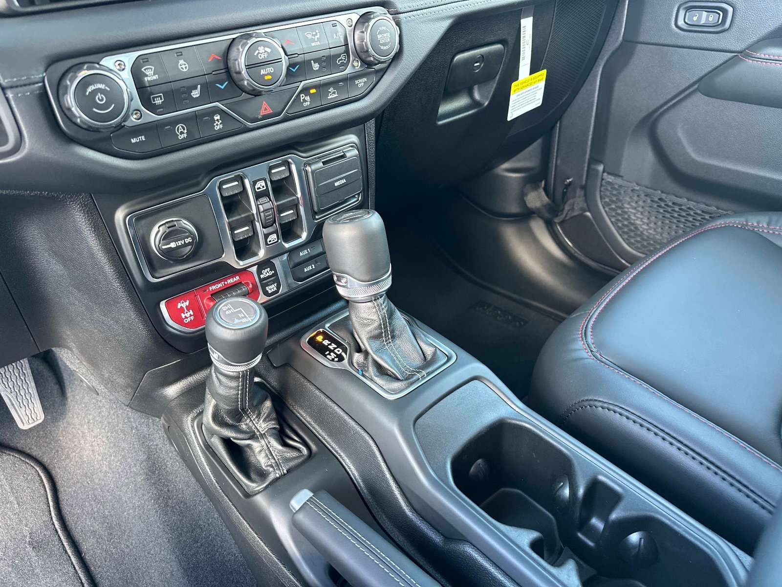 New 2026 Jeep Gladiator Rubicon w/ Safety Group image 25