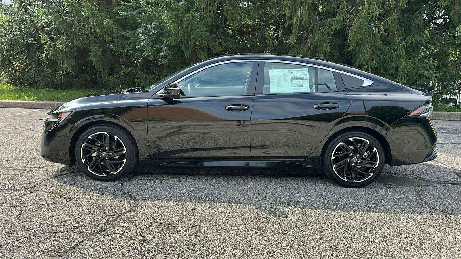 New 2026 Nissan Sentra SR w/ SR Premium Package FWD image 12