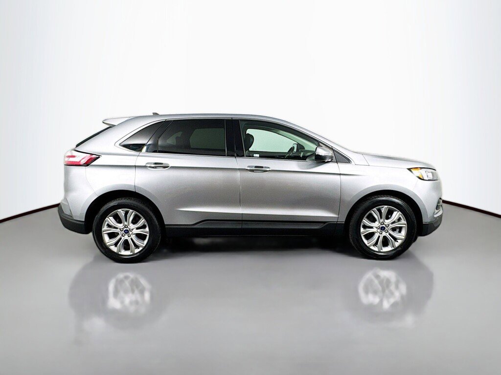 Used 2022 Ford Edge Titanium image 6