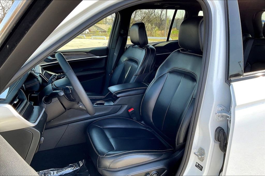 Used 2024 Jeep Grand Cherokee Limited 4xe image 27