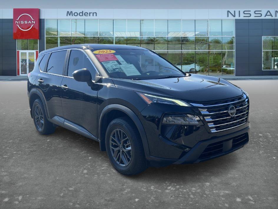 Certified 2025 Nissan Rogue S FWD image 3